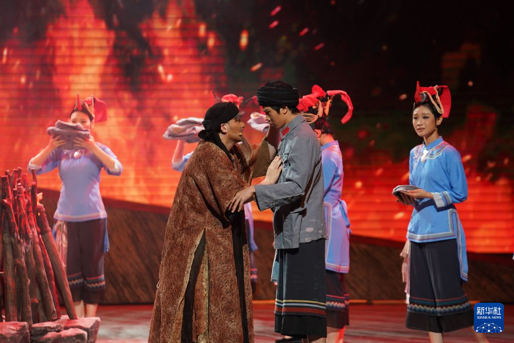 歌舞剧《五彩红军衣》江西于都上演