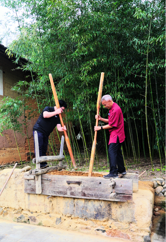活力中国调研行 | 这里的墙体会呼吸?叩开百年土楼密码 活力中国调研行 | 这里的墙体会呼吸?叩开百年土楼密码