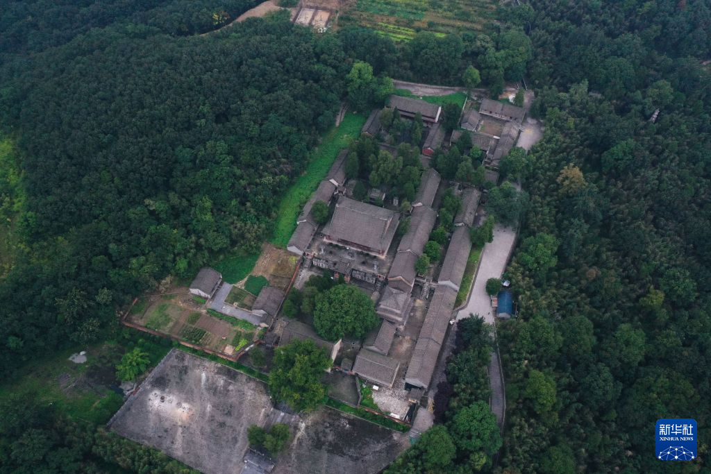 河南淅川:千年古刹藏山林