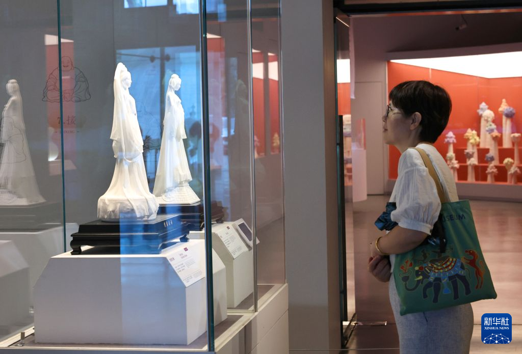 德化白瓷主题展在上海举行