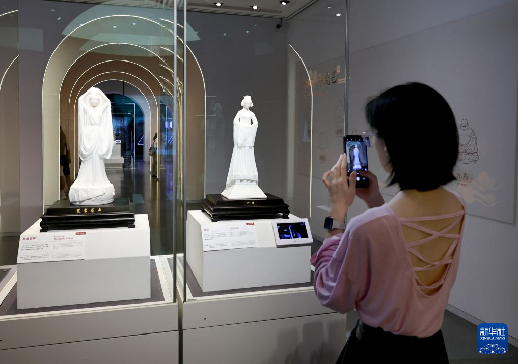 德化白瓷主题展在上海举行