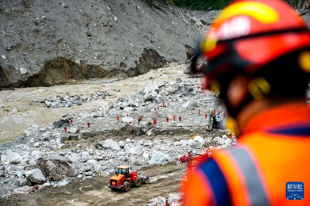 西藏吉隆泥石流灾害已致21人遇难541人失联 抢险救援和应急处置有序开展