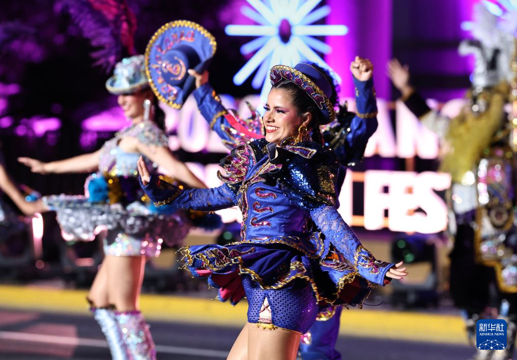 第37届上海旅游节大巡游点亮外滩