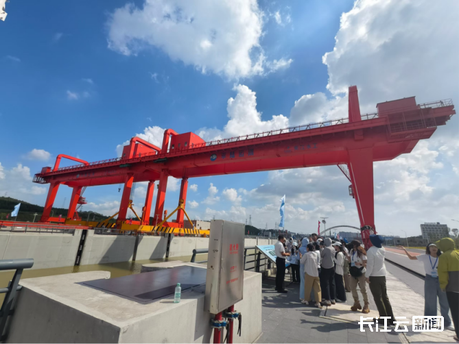 何以中国·运河之光 | 一座港口、一座口岸、一条运河，见证广西“向海图强”