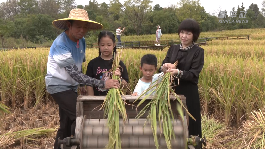 小长假里看中国丨“热”力十足 花样文旅点亮假期