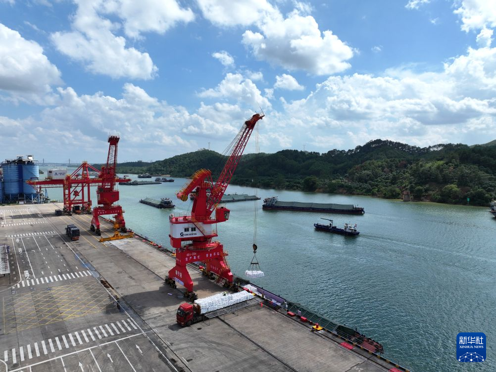 南宁港新增平陆运河通道货量日均约2万吨