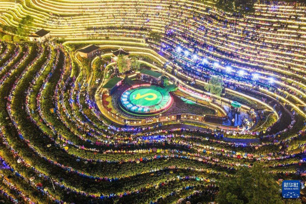 贵州“大地指纹”音乐会举行国庆专场演出