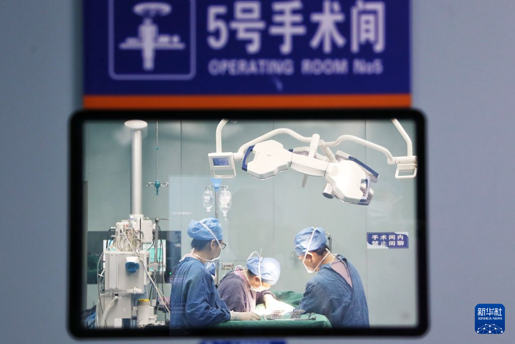 坚守岗位 护航生命