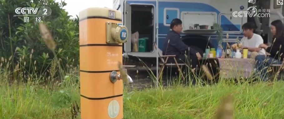 从“租着玩”到“买着用”房车产业链快速升温 房车露营出圈营地客流量攀升