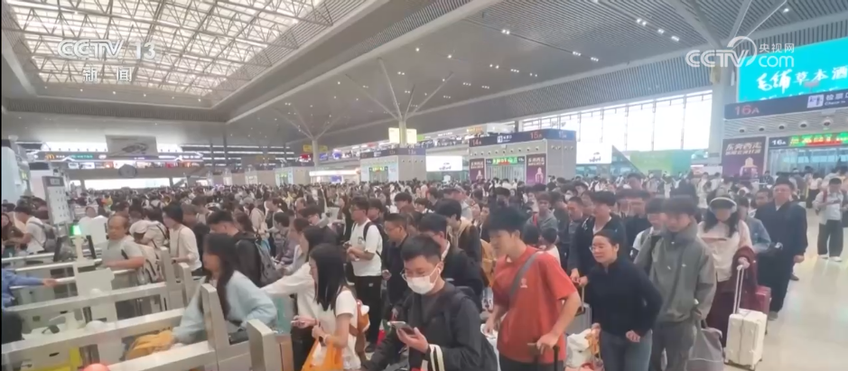 各地迎来假期返程客流高峰 交管部门“多点发力”疏堵保畅