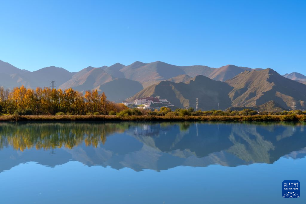 拉鲁湿地秋意浓