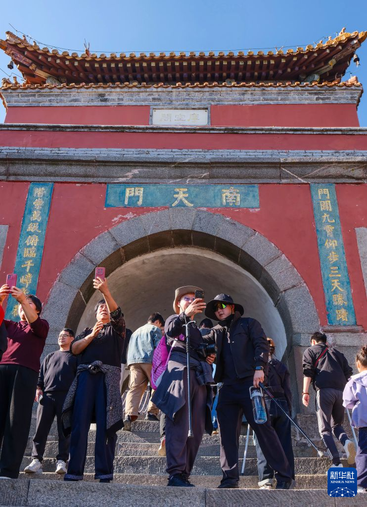 长假尾声 游兴不减