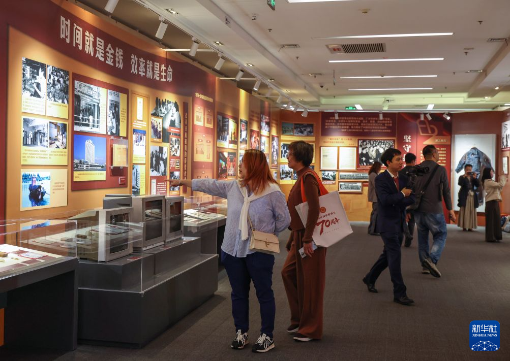 “家国同心向复兴——中国侨联成立70周年主题展”在京开幕
